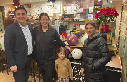 APORTACIÓN DE BALONES PARA LOS NIÑOS DAMNIFICADOS DEL DANA